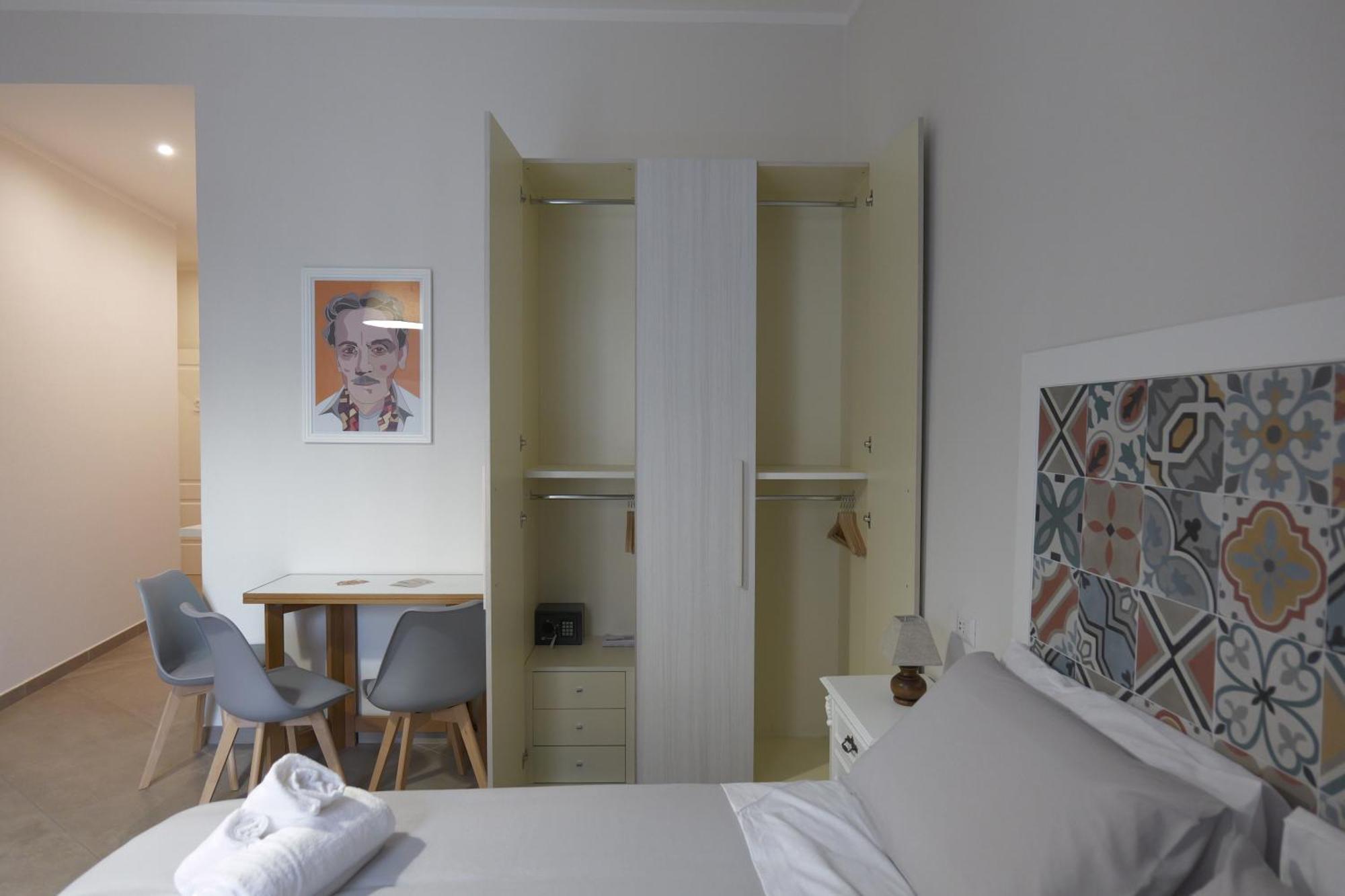 Tinellari Rooms Neapel Exteriör bild